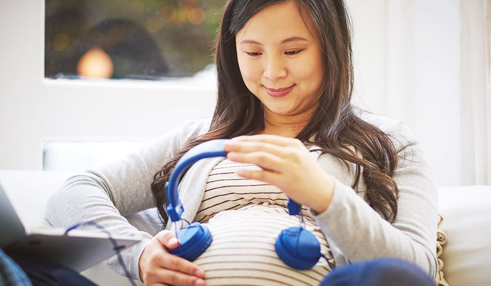 casque ventre femme enceinte musique grossesse