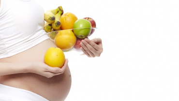 Femme enceinte corbeille fruits prise de poids grossesse